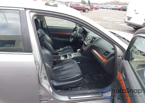 2010 Subaru Legacy 2.5I Limited z USA, uszkodzony, nr VIN 4S3BMBK61A3240328